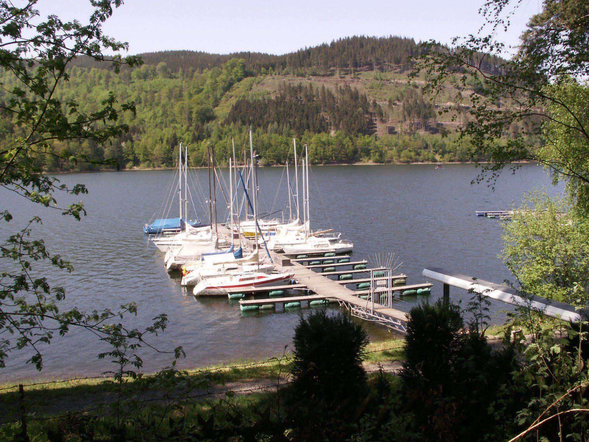 Hotel Berghof Am See Лаутентхаль Экстерьер фото